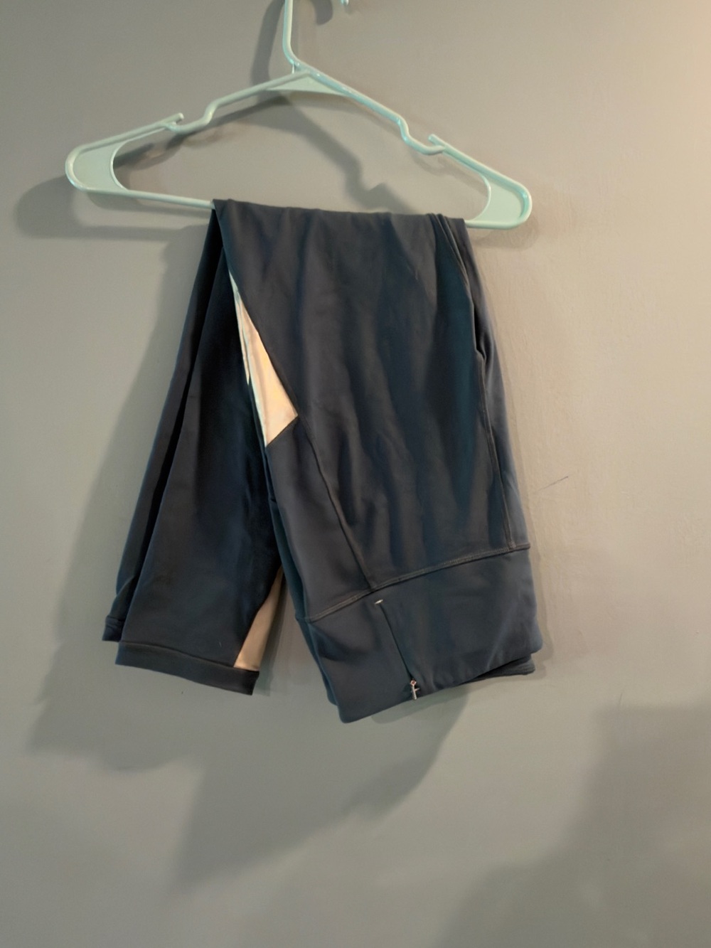 CALIA by Carrie Underwood Slate Gray Performance Leggings